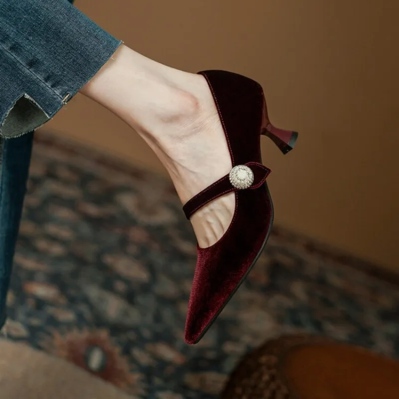 Vinho tinto apontou toe mary j - Boots avaliação e preço